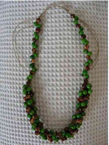 Açai-Halsketten in grün oder orange